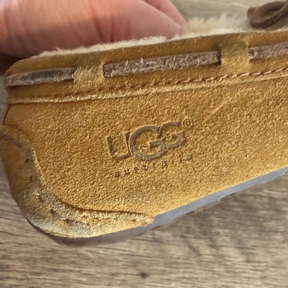 FLAWED Kids Size 1 Suede Leather Ugg Moccasin Slippers Shoes Chestnut Unisex